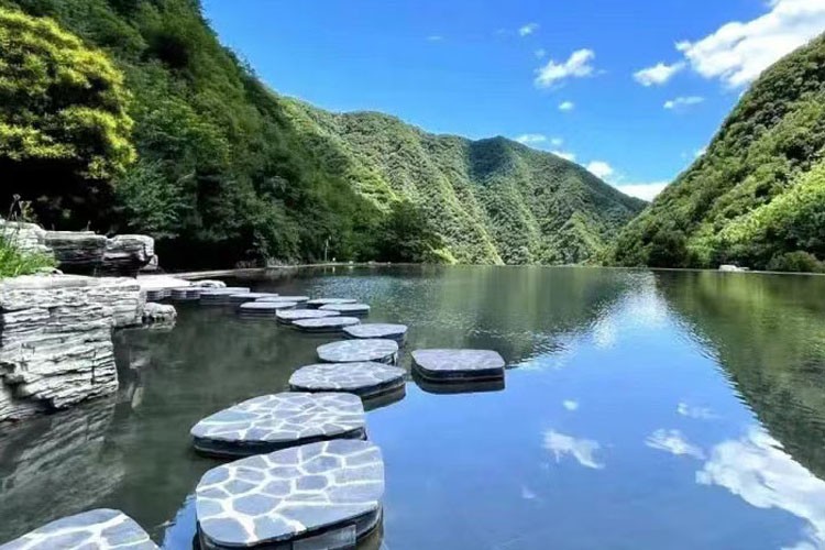 九公山长城纪念林陵园环境怎么样?